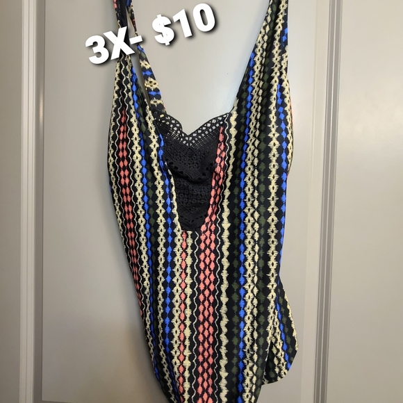 Clothes - Picture 5 of 13